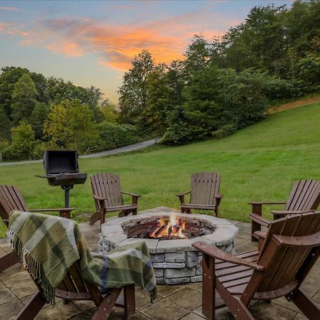 Hot Tub Fire Pit Game Room Theater Easy Access Sleeps 12 - Black Bear Lodge Піджен-Фордж Екстер'єр фото