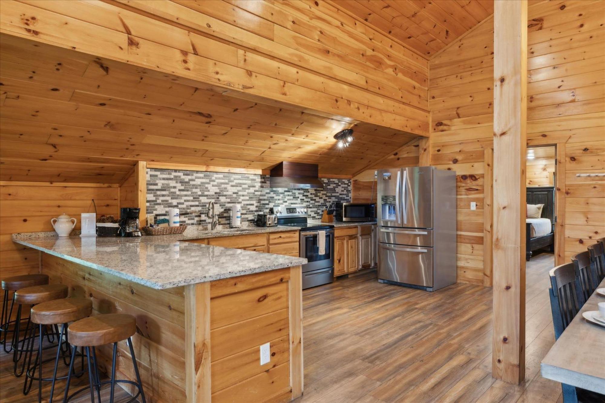 Hot Tub Fire Pit Game Room Theater Easy Access Sleeps 12 - Black Bear Lodge Піджен-Фордж Екстер'єр фото