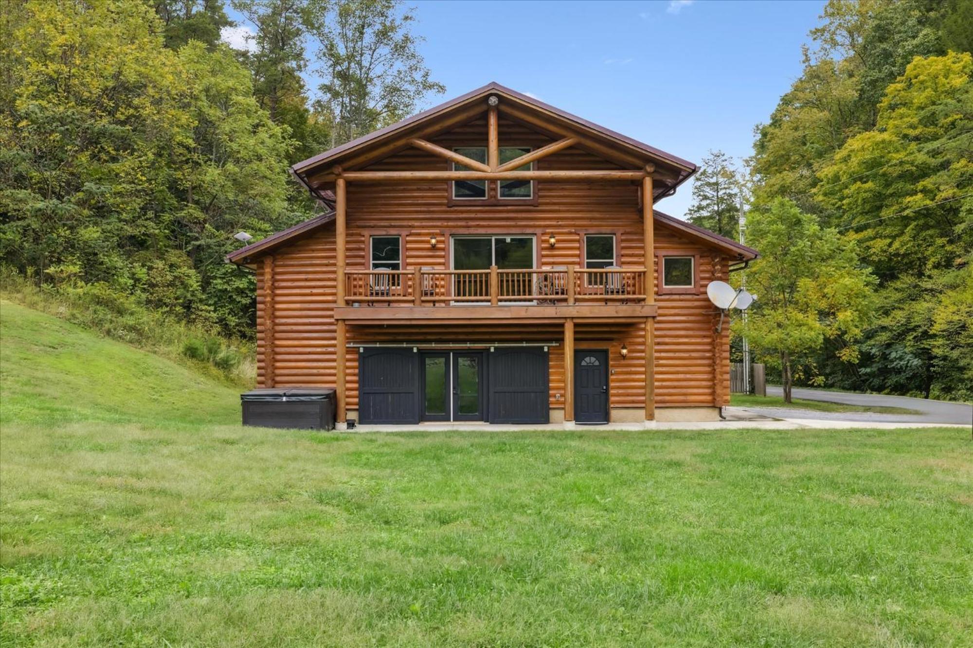 Hot Tub Fire Pit Game Room Theater Easy Access Sleeps 12 - Black Bear Lodge Піджен-Фордж Екстер'єр фото