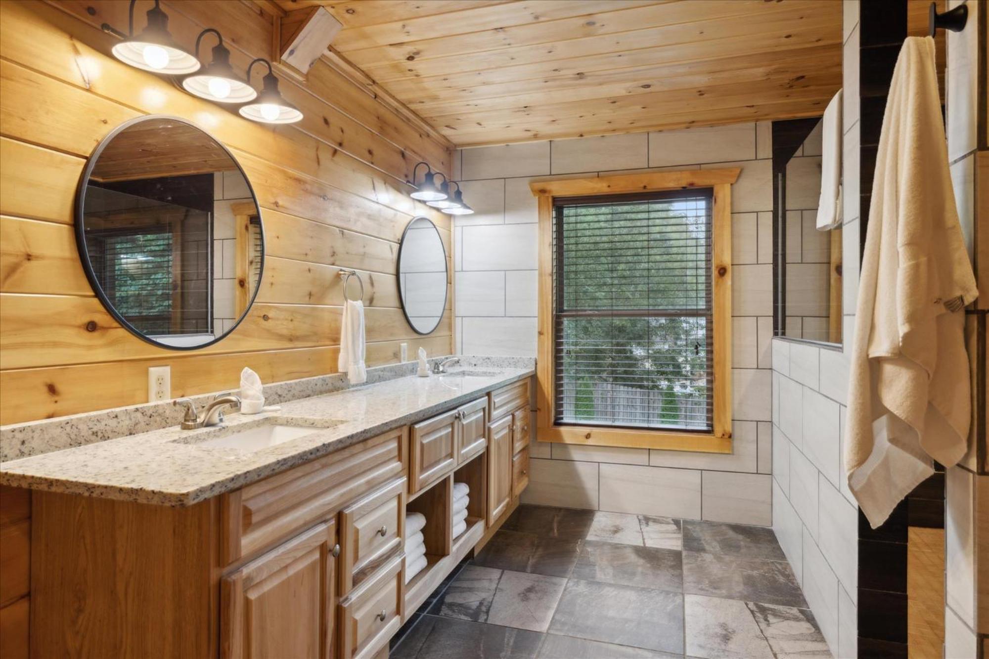 Hot Tub Fire Pit Game Room Theater Easy Access Sleeps 12 - Black Bear Lodge Піджен-Фордж Екстер'єр фото
