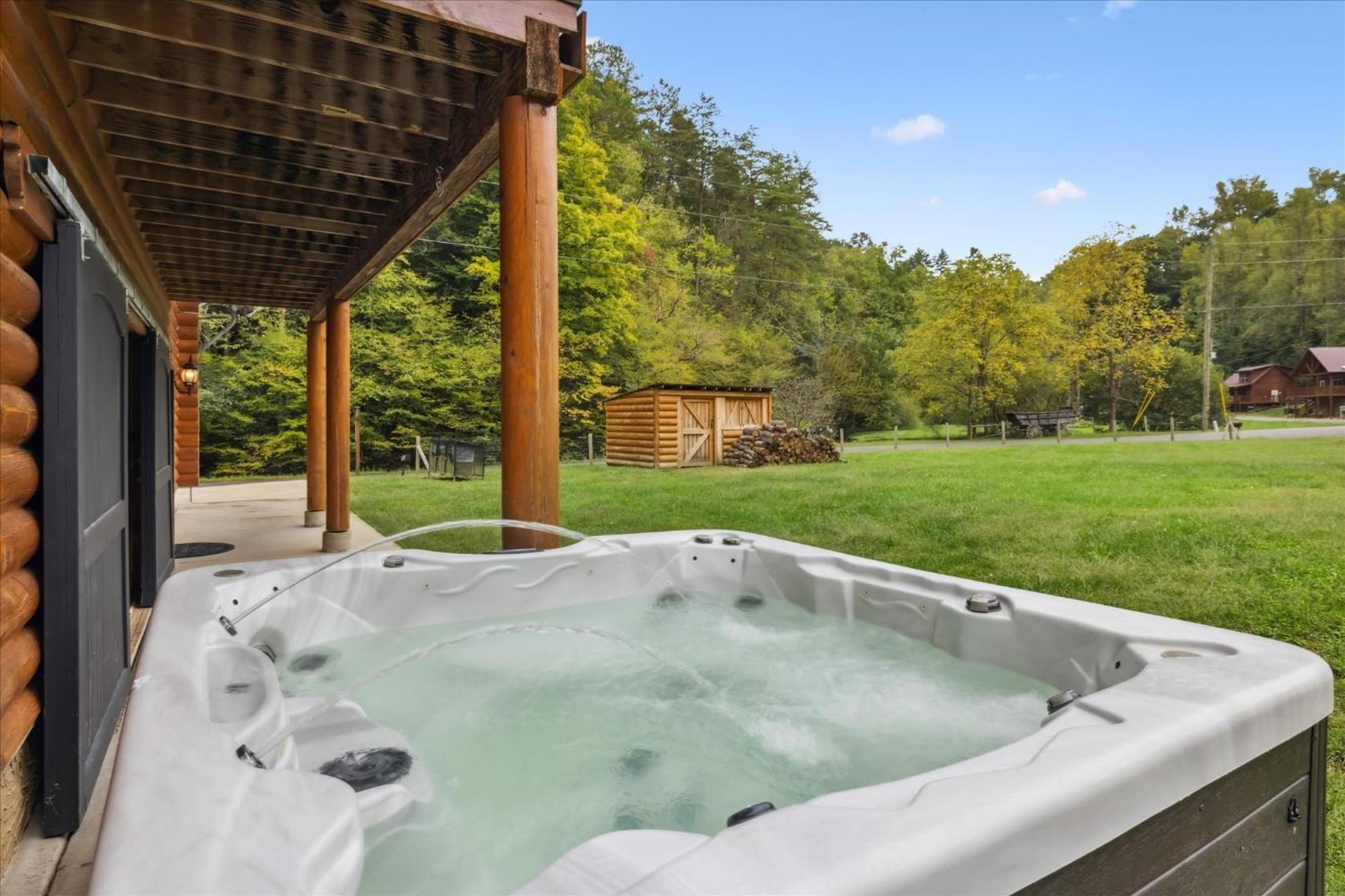 Hot Tub Fire Pit Game Room Theater Easy Access Sleeps 12 - Black Bear Lodge Піджен-Фордж Екстер'єр фото